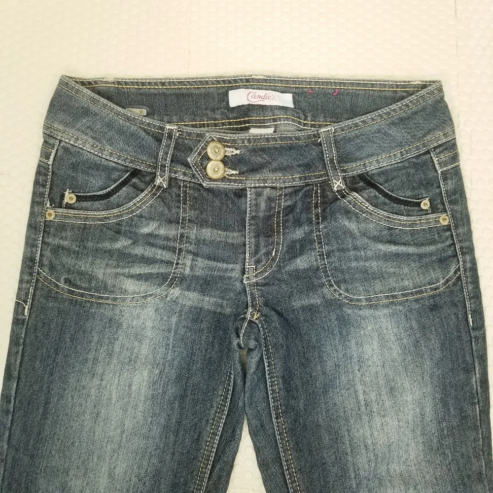 ✨️ Candie's Blue Ladies Size 5 Distressed Jean Capris Pants - Picture 10 of 11